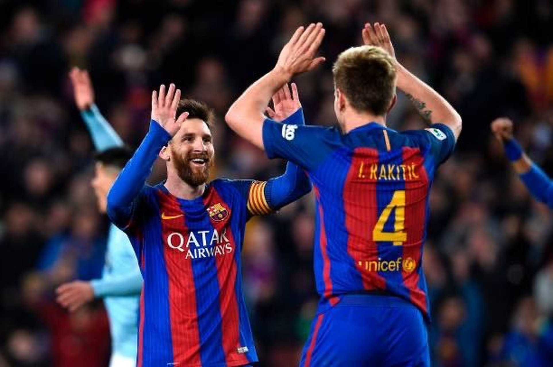 oubao足球赛事-梅西强势表现,巴塞罗那晋级淘汰赛了吗